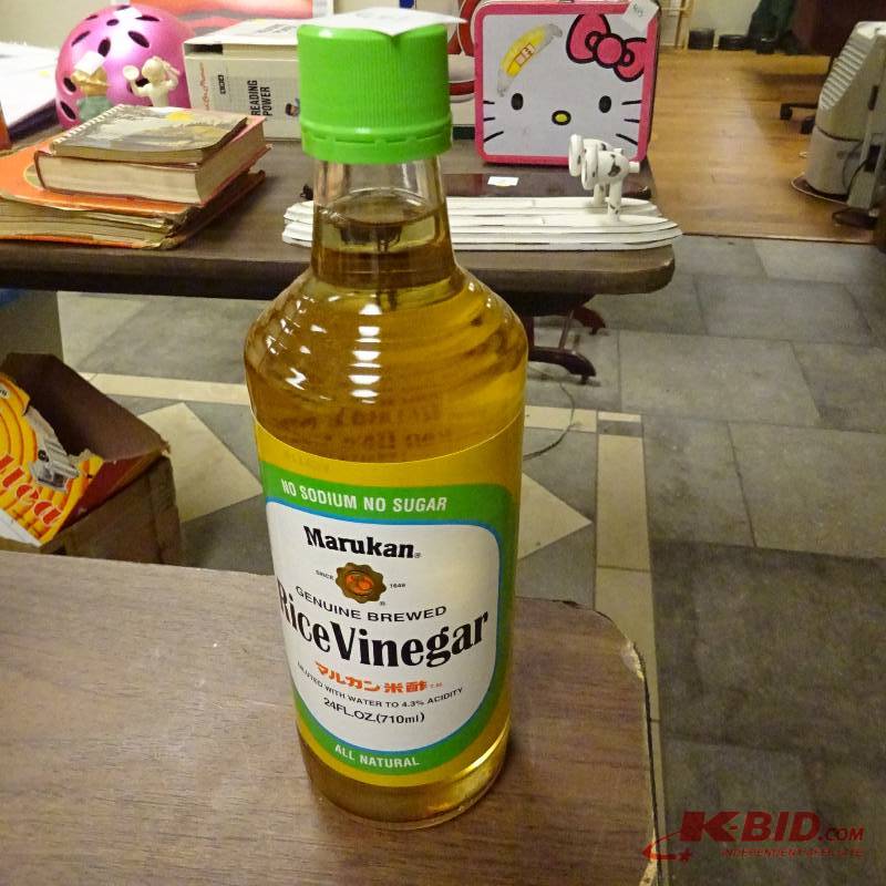 lot 401 image: Rice Vinegar