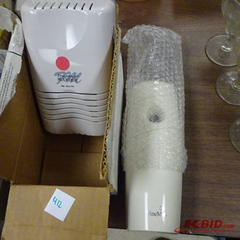 lot 412 image: Fragrance Dispensers