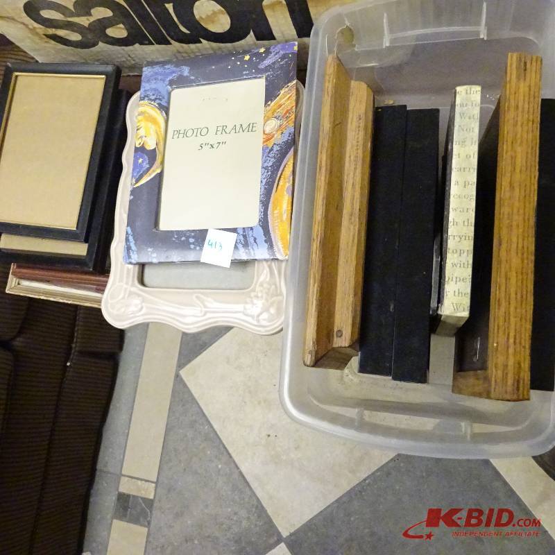 lot 413 image: Picture Frames