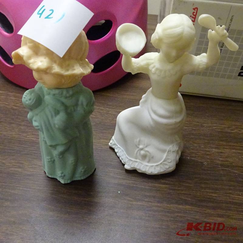 lot 421 image: Avon Bottles