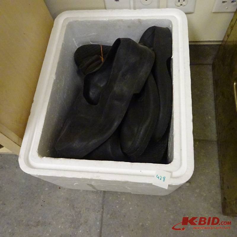 lot 428 image: Galoshes