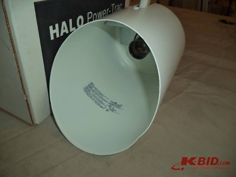 lot 69 image: Halo Power-trac lamp holders