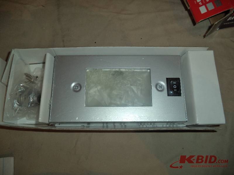 lot 71 image: Line Voltage Xenon Light bar