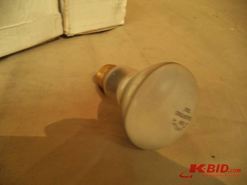 lot 86 image: Extraliff 30w bulbs