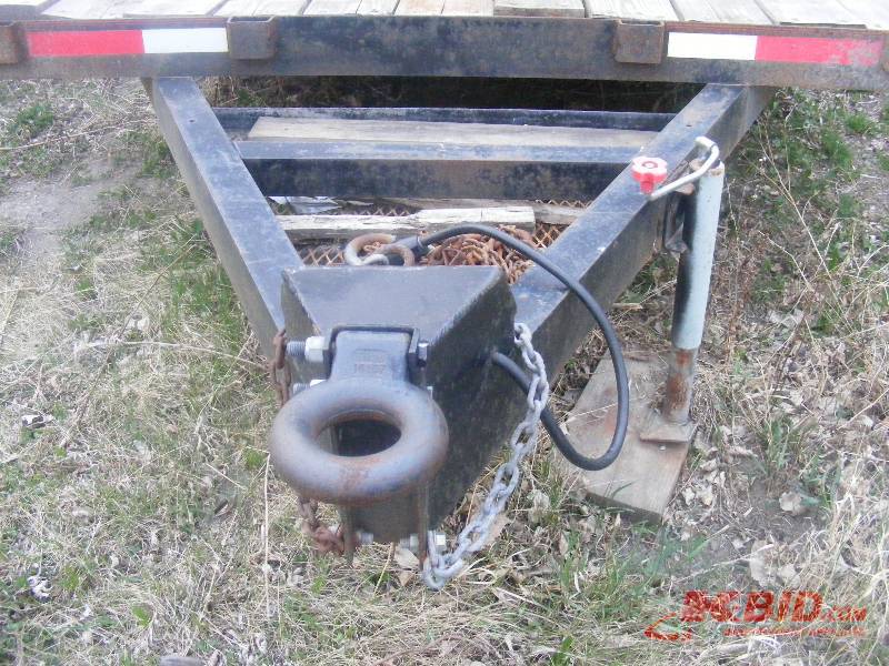 lot 8 image: Trailer
