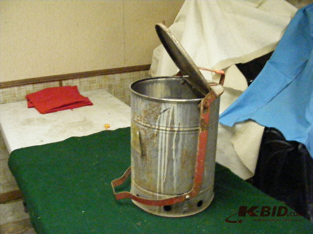 lot 57 image: Vintage Rag Bucket