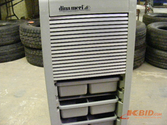 lot 70 image: Beauty Shop Supply Cabinet