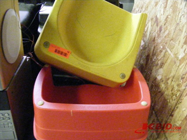 lot 74 image: Booster Seats
