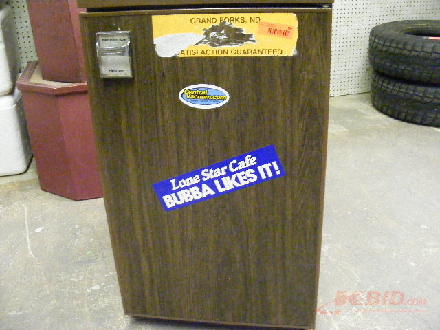 lot 80 image: Deluxe Dorm Fridge