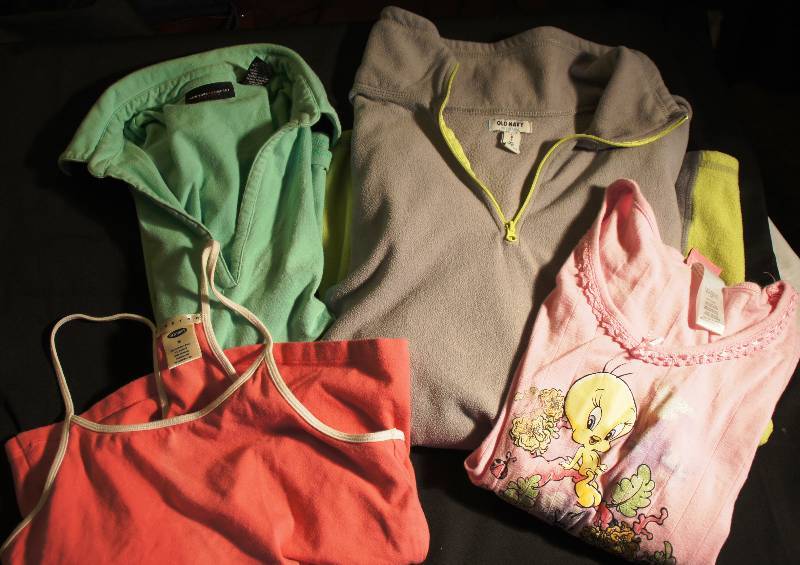 Teen - Old Navy Sweatshirt Size Lg & Green Shirt New York and Company, Tweety