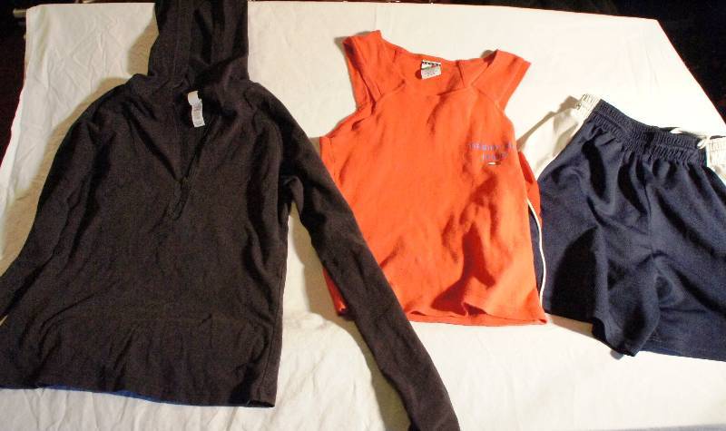 Teen - Teamworks Shorts, Bella Black Dance Sweatshirt & Tommy Jeans Med Shirt