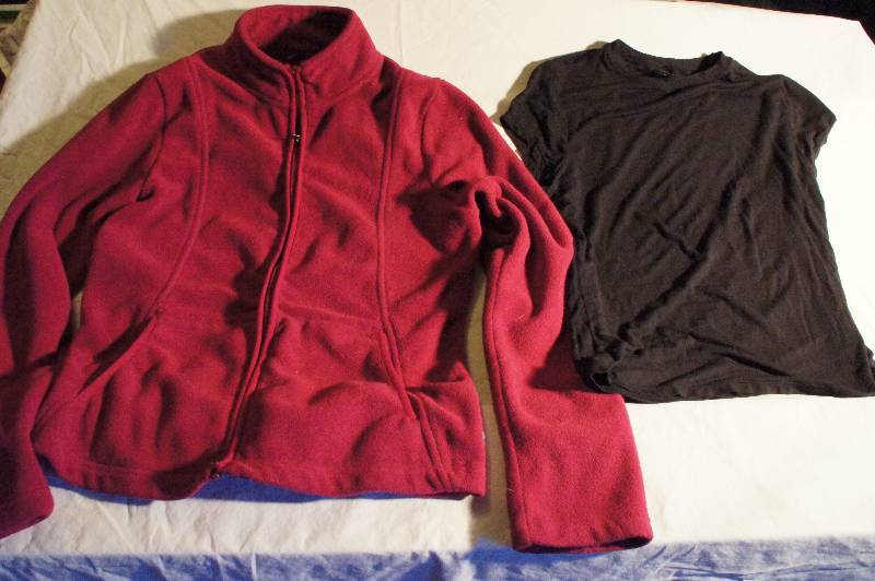 Teen - Muriel Sweatshirt XS & Black Body by Victoria T-Shirt - Med