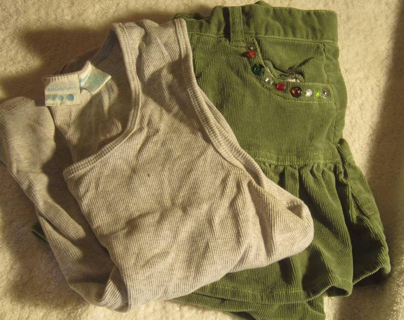 Prospirit Tank Top Size 8 and The Childrens Place Green Skirt Size 8