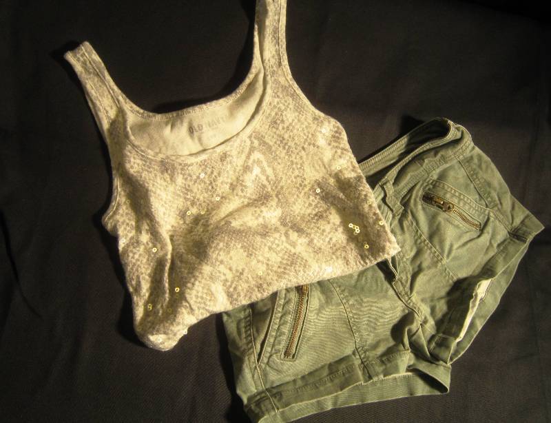 Teen - American Eagle Shorts - Size 00 & Old Navy Sequins Top