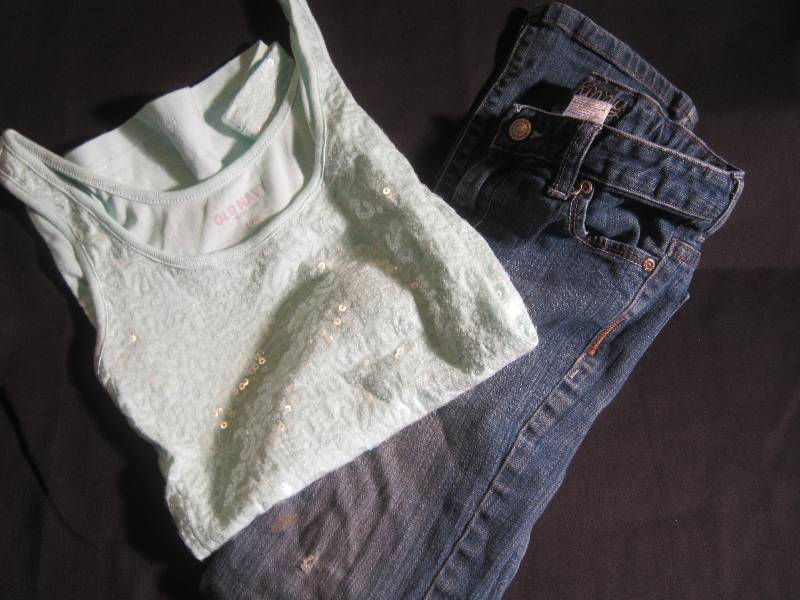 Teen - Old Navy Sequins Top & Old Navy Skinny Jeans - Size 12