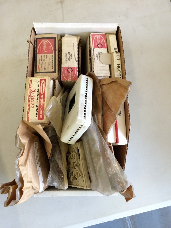 lot 32 image: Assorted Lot of Thermostats and subbases