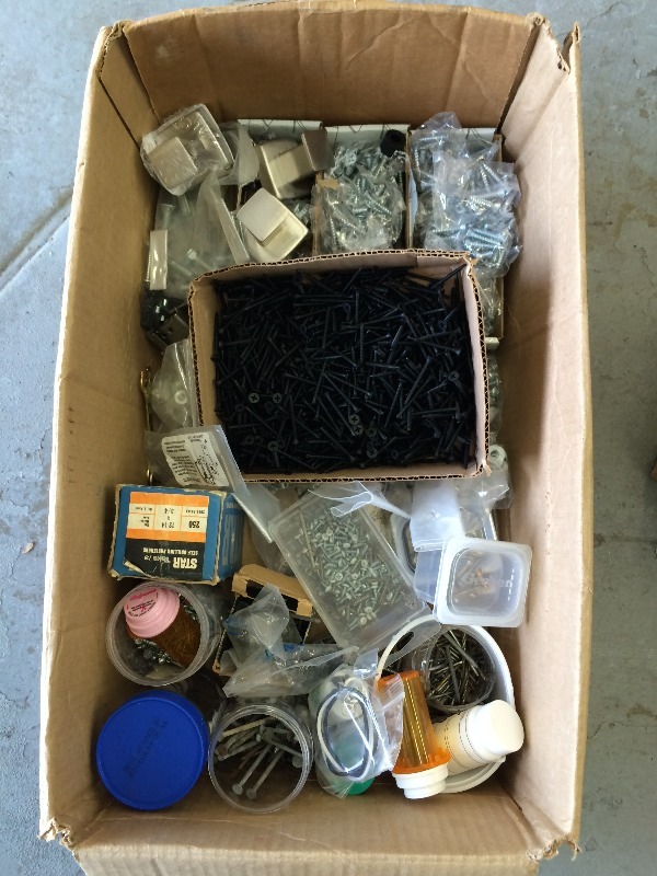 lot 44 image: Large assortment of screws and hardware