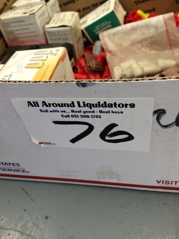 lot 76 image: Large to of assorted wire nuts and connectors