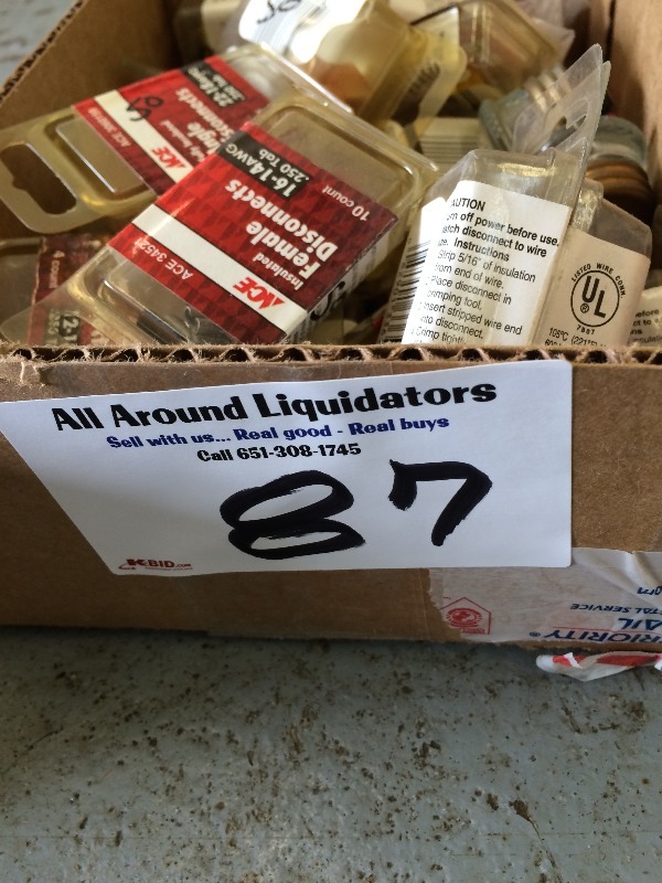 lot 87 image: Large assortment of connectors - new in packaging