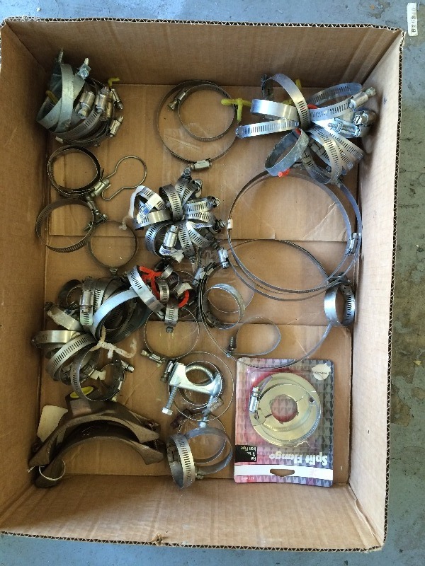 lot 121 image: Large lot of various sizes of hose clamps