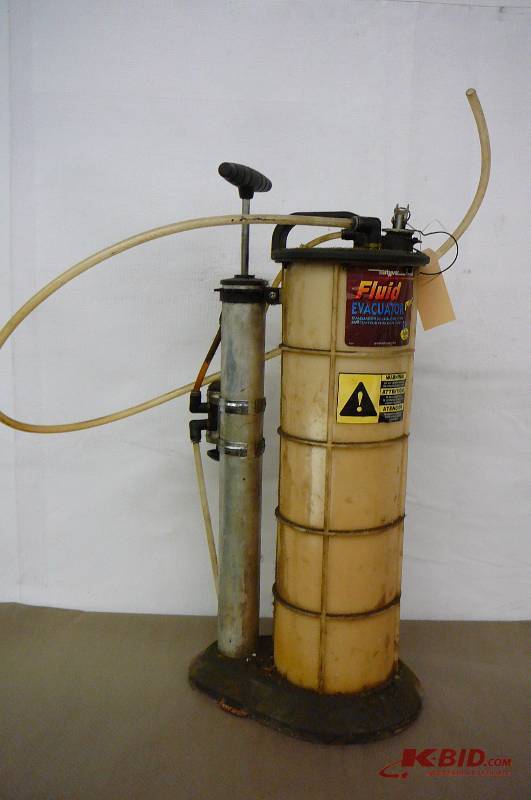 lot 2 image: Fluid evacuator