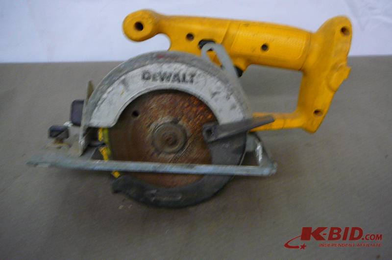 lot 52 image: Dewalt Skill Saw
