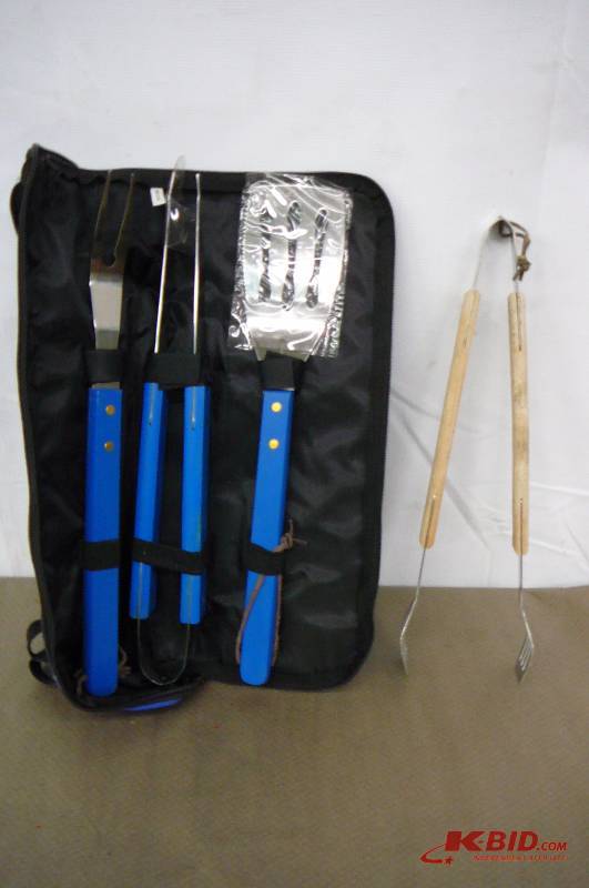 lot 78 image: Barbeque Set