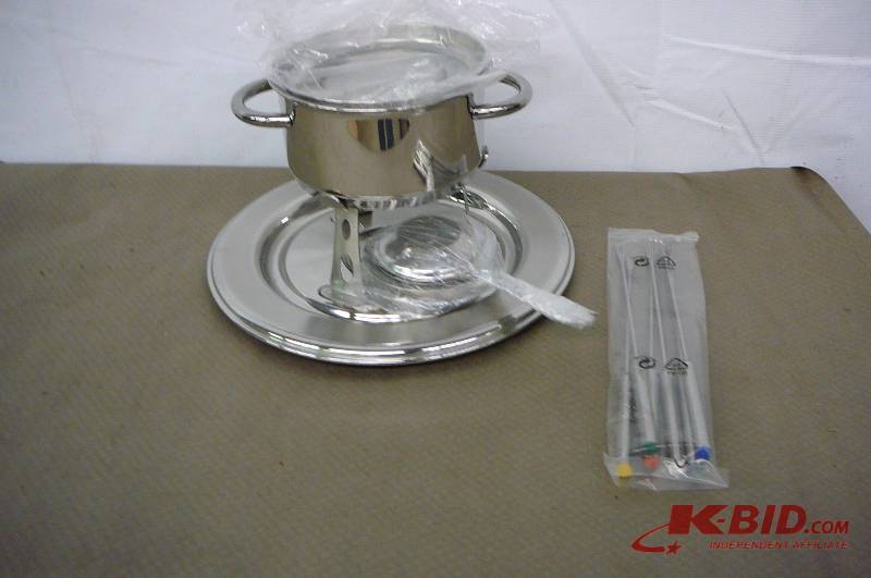 lot 79 image: Fondue Set NEW