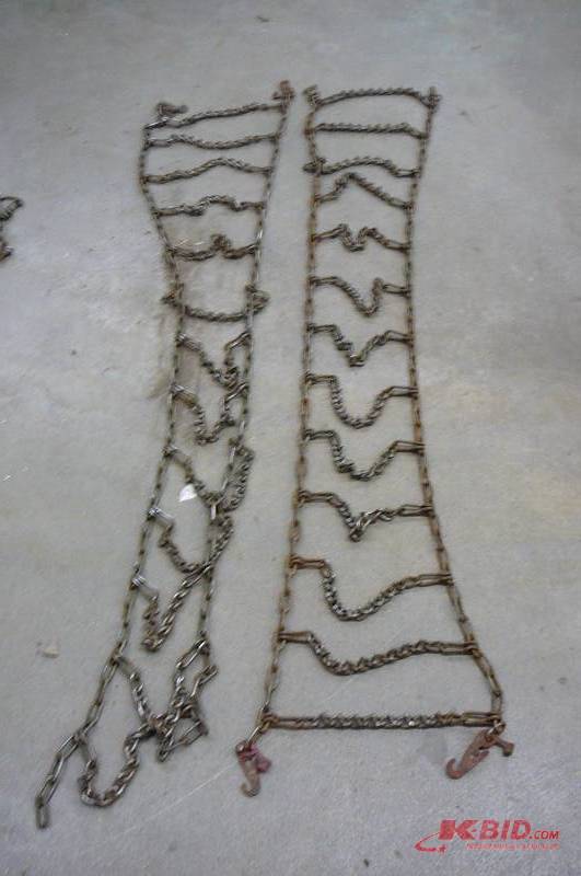 lot 115 image: Tire Chains with Ice Bars