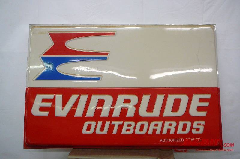 lot 124 image: Sign Faces