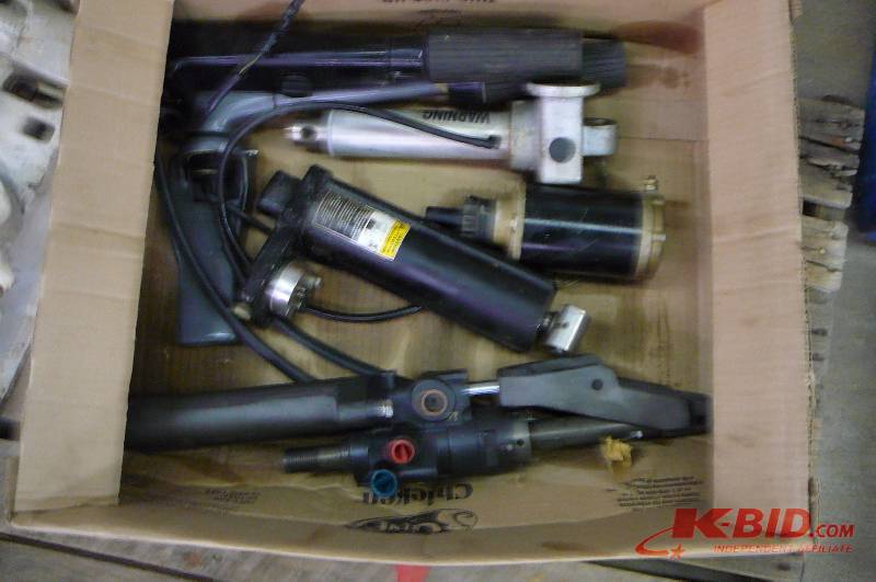 lot 134 image: Lot of Parts used -Tiller Handles