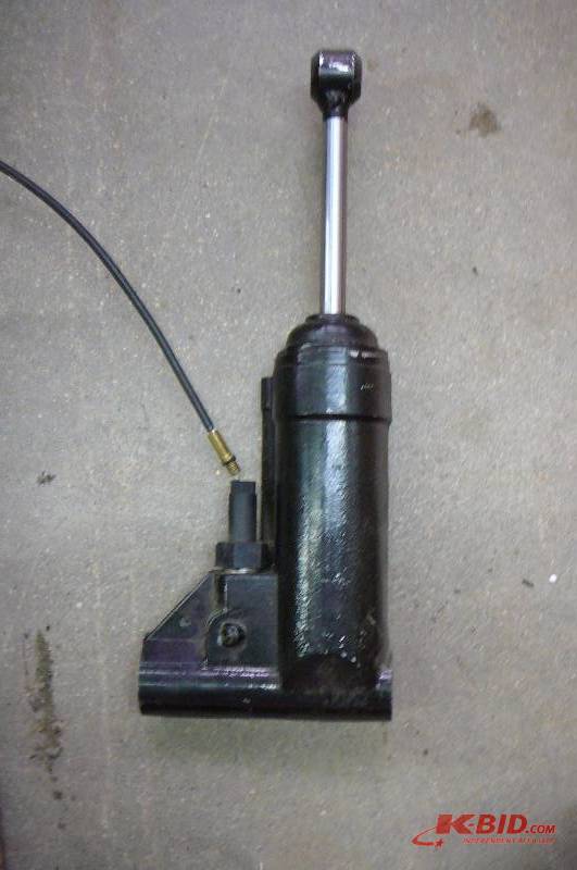 lot 135 image: Lot of Parts used