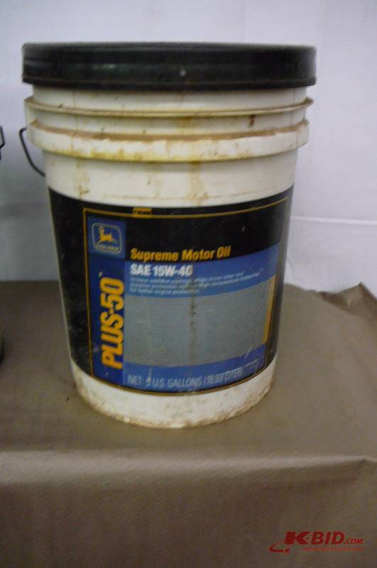 lot 138 image: Lot of Oil -John Deere