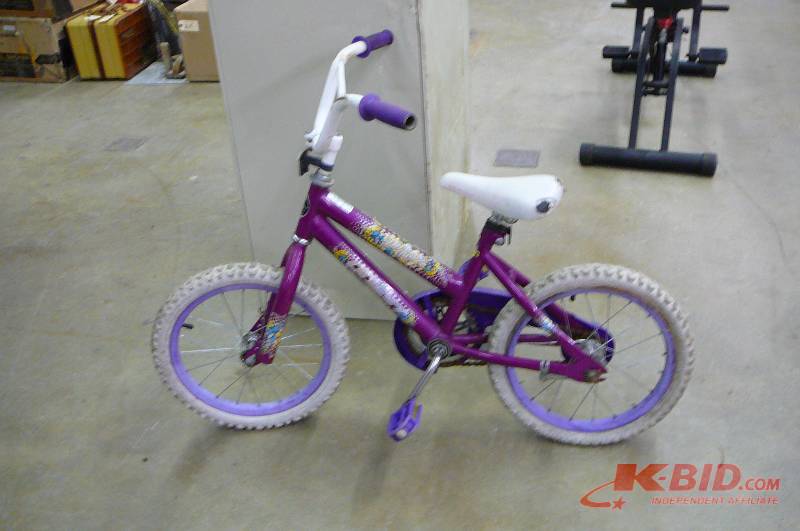 lot 164 image: Bike Rear tire