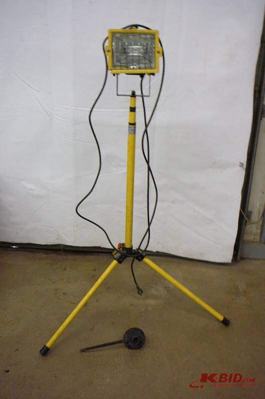 lot 168 image: Light with Stand - Boat water Muffs