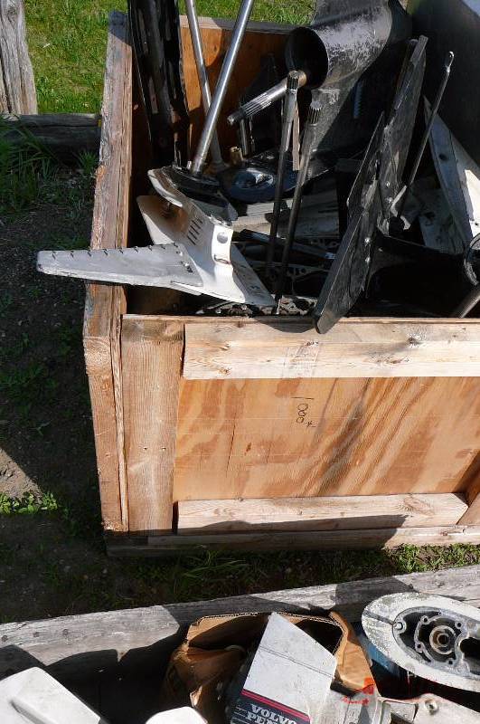 lot 169 image: Lot of lower unites (Aluminum) Parts or scrap