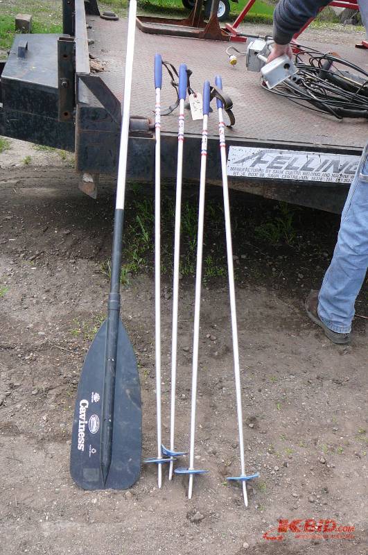 lot 200 image: Lot of Alum Ski Poles