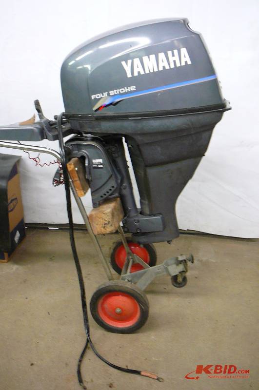 lot 198 image: Yamaha Tiller Four Stroke 25 Hp