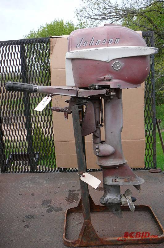lot 195 image: Vintage out board motor Johnson 7 12 Turns over