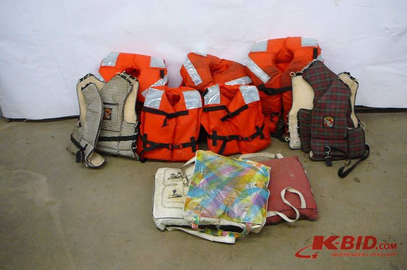 lot 201 image: Life Jackets 7 Vests