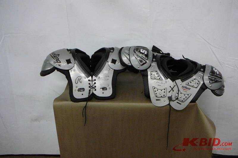 lot 205 image: Youth Shoulder Pads