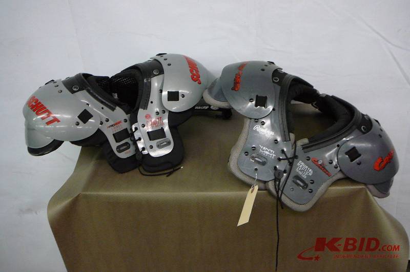 lot 206 image: Youth Sholder Pads
