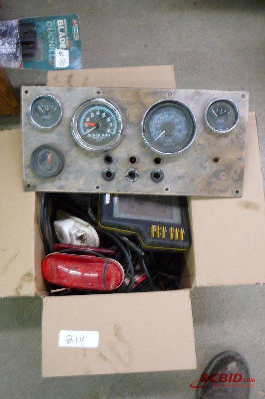 lot 214 image: Lot of used Dash Panel