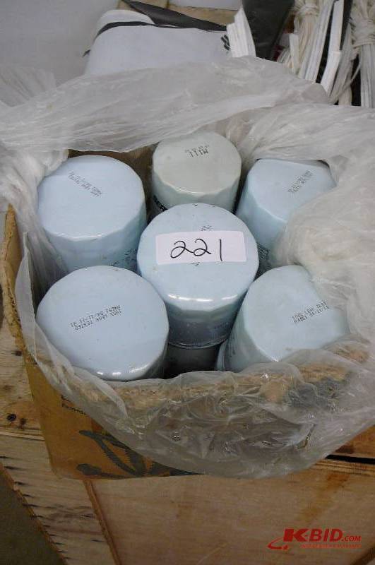 lot 221 image: New Oil Filters