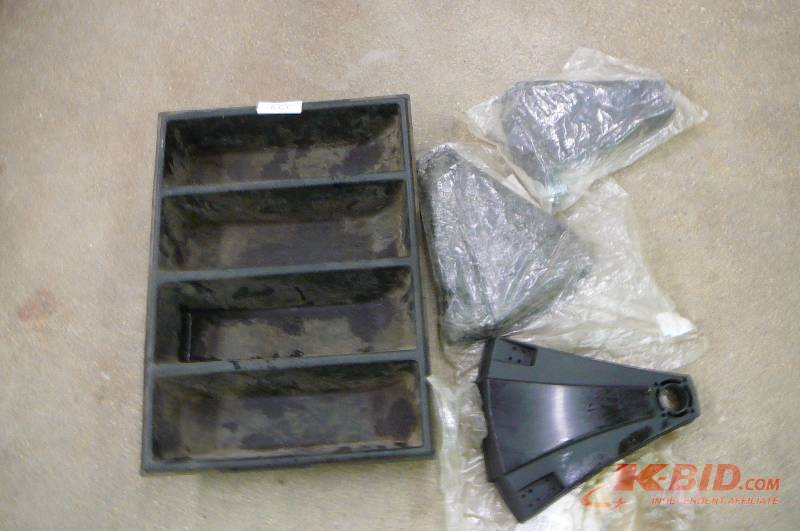 lot 223 image: Parts Tray and Trimer She
