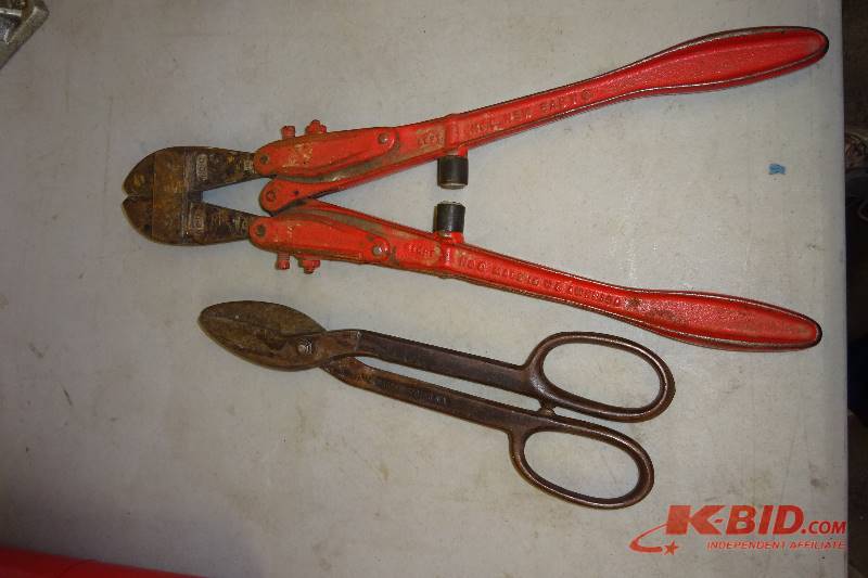 Bolt cutter, tin snips