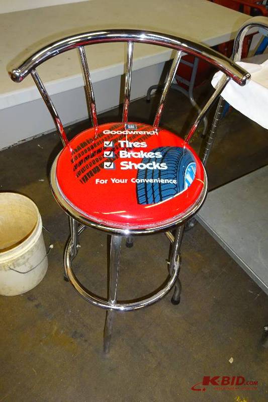 GM Goodwrench swivel stool