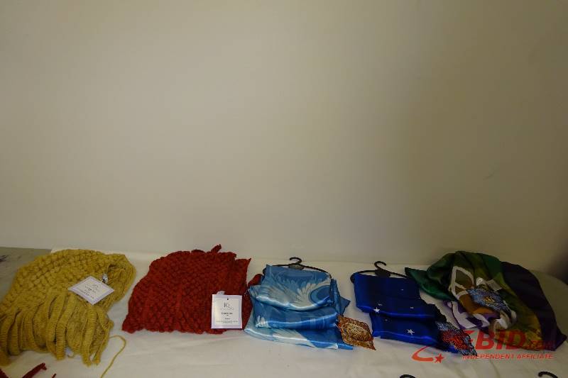 Lot of scarfs