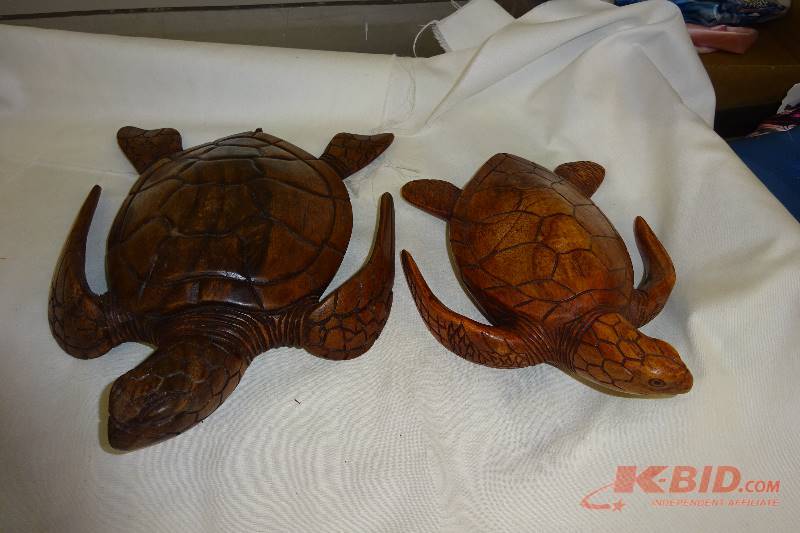 2 Wooden Turtles Statue