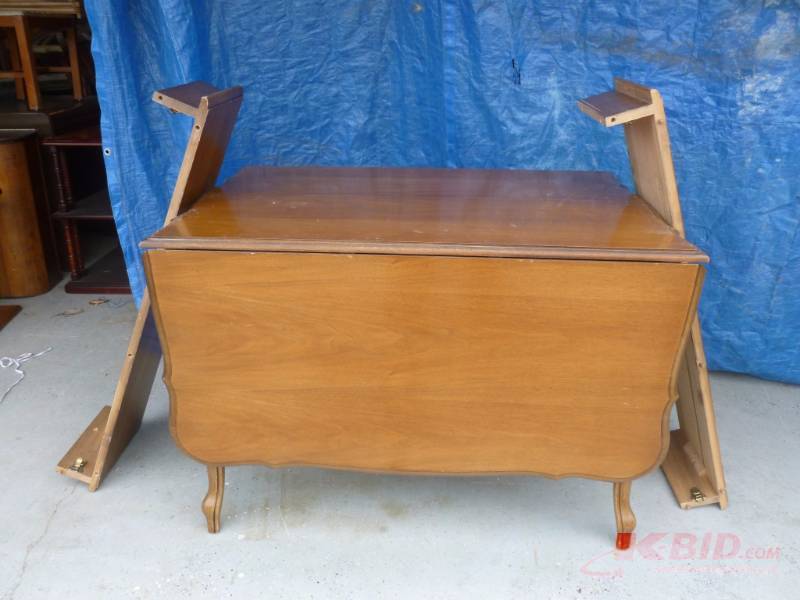 lot 4 image: Thomasville Table